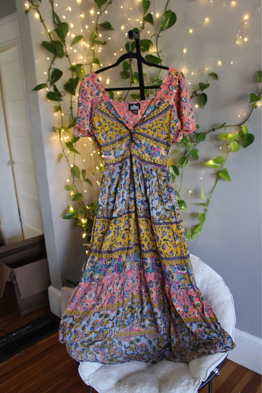 Angie Boho Floral Peekaboo Twist Front Midi Dress Size M NWT Cottagecore